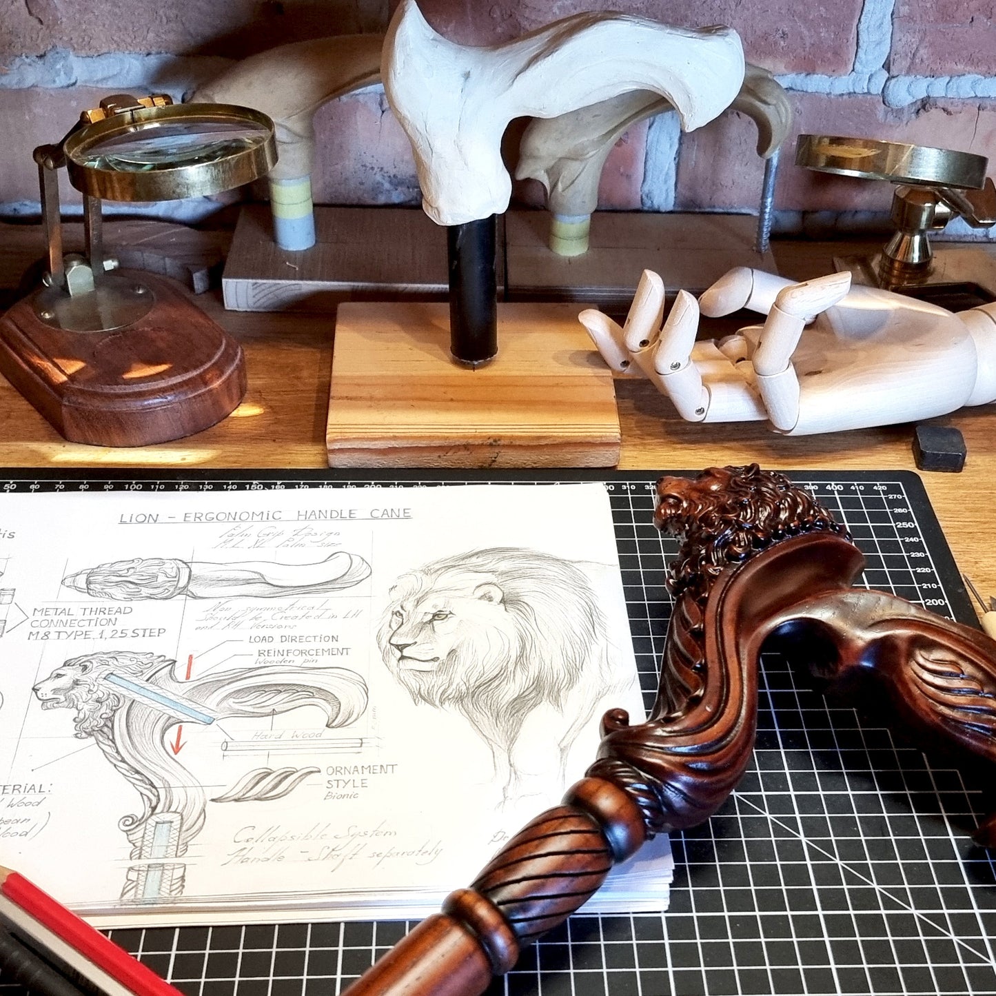 Lion Head – Ergonomic Walking Cane