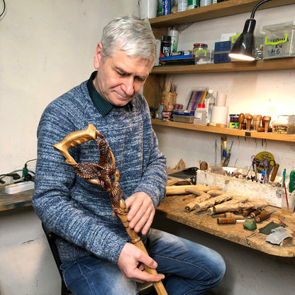 Hunting Eagle Light Wood – Hand-Carved Wooden Walking Cane