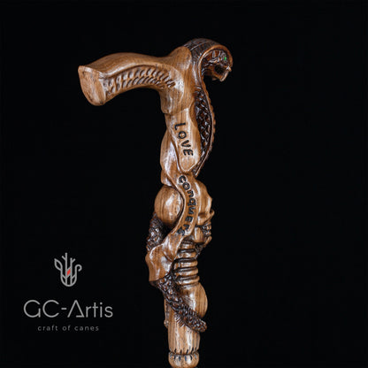 Snake & Skull Light Wood – Hand-Carved Wooden Walking Cane